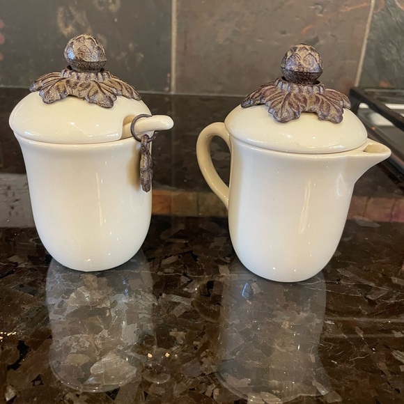 Coffee/Tea Hostess Set
Gracious Goods Acanthus Leaf Collection! 🎉 - Picture 5 of 12